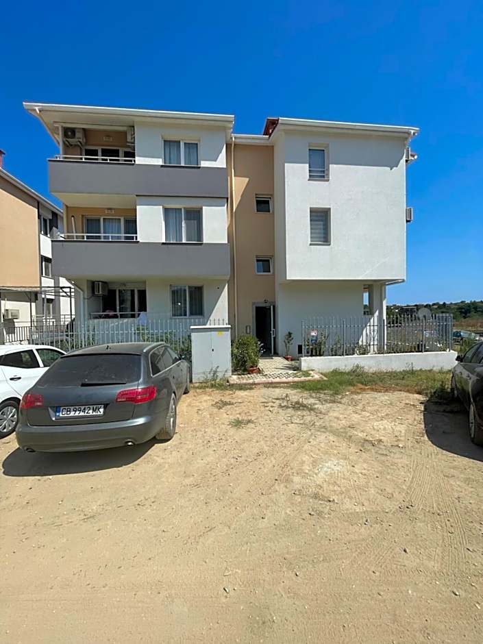 Palms Studio in Sozopol, with free parking
