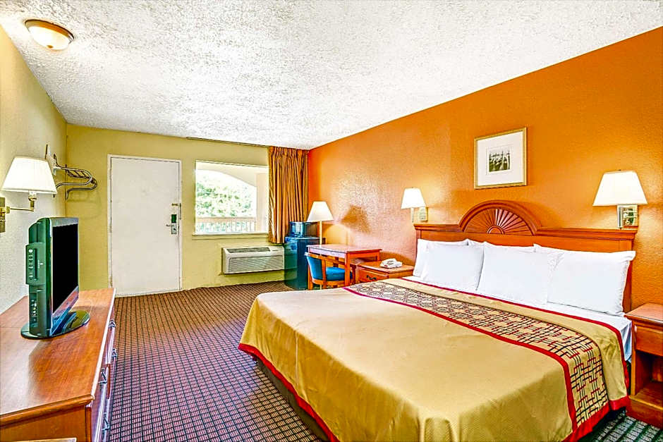Days Inn by Wyndham Chesapeake