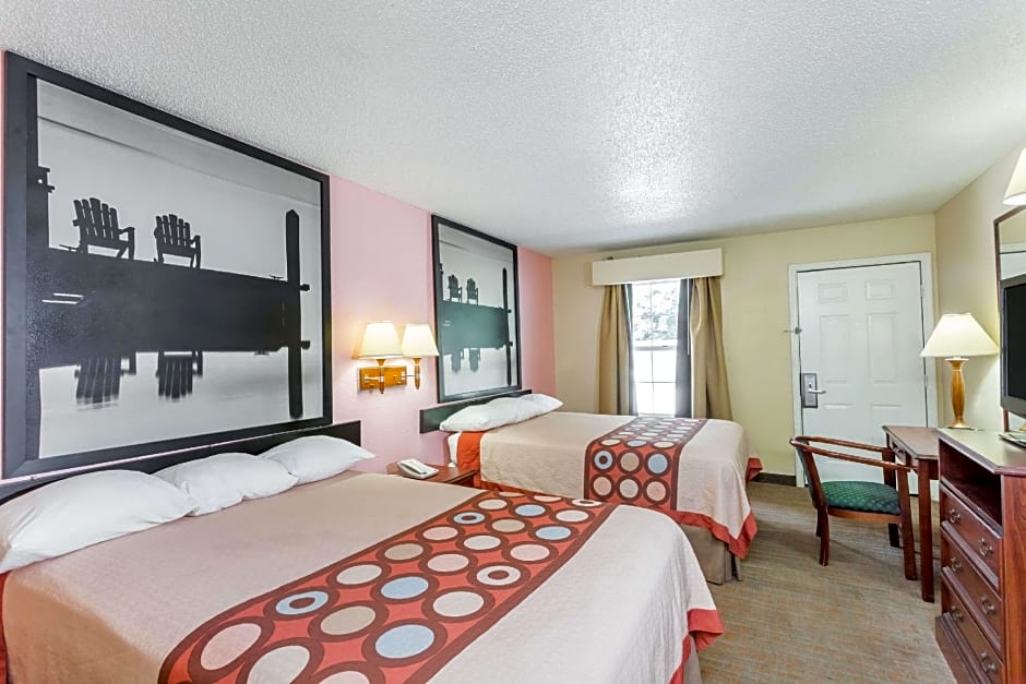 Super 8 by Wyndham Statesboro