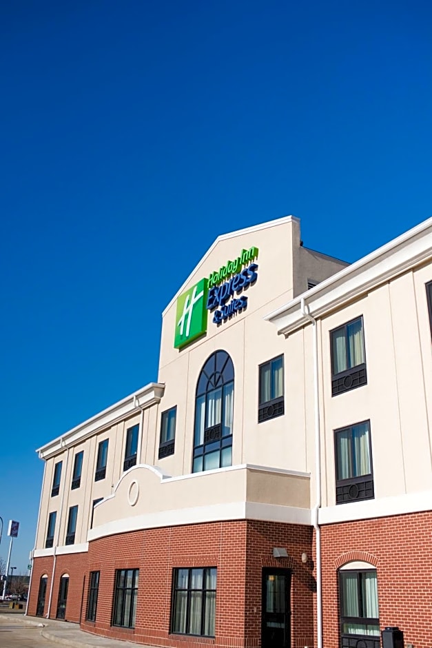 Holiday Inn Express & Suites Morton Peoria Area