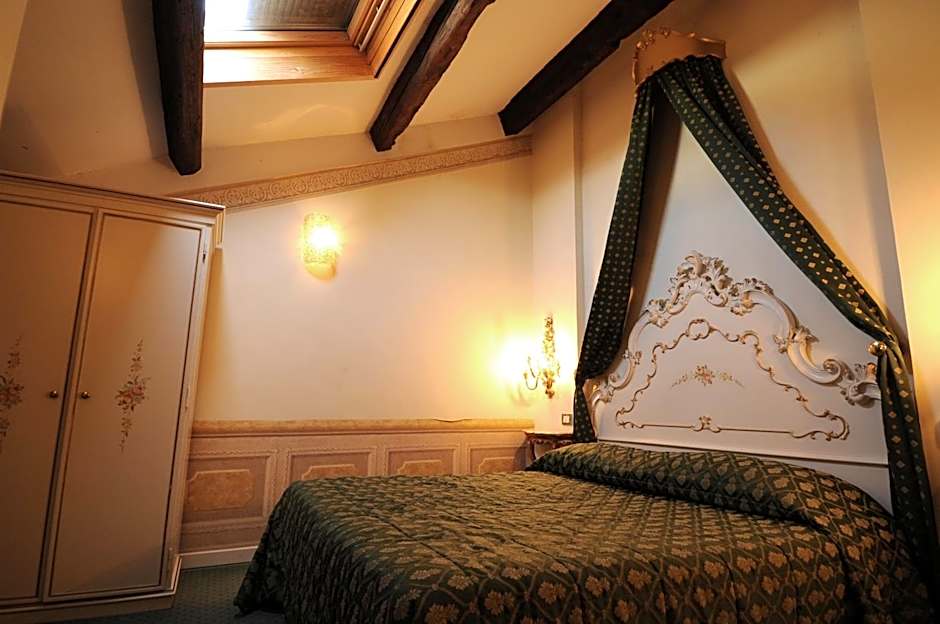 Hotel Mezzo Pozzo
