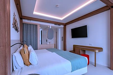 2 Single Beds, Superior Room, Sea View