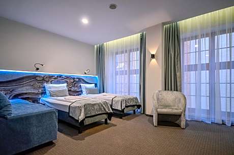 Deluxe Double Room with Two Single Beds