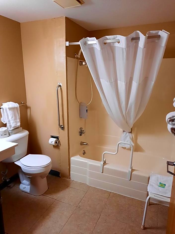 Super 8 by Wyndham Watertown