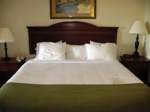 Holiday Inn Express Hotel & Suites Laurinburg by IHG