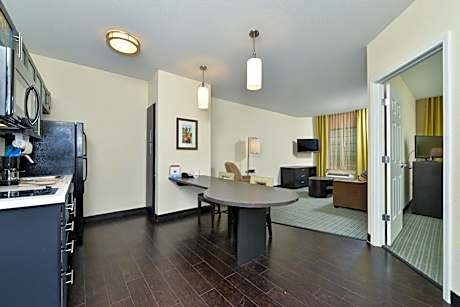 One-Bedroom King Suite