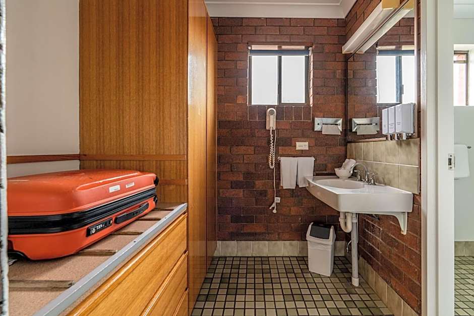 Country Pathfinder Motor Inn