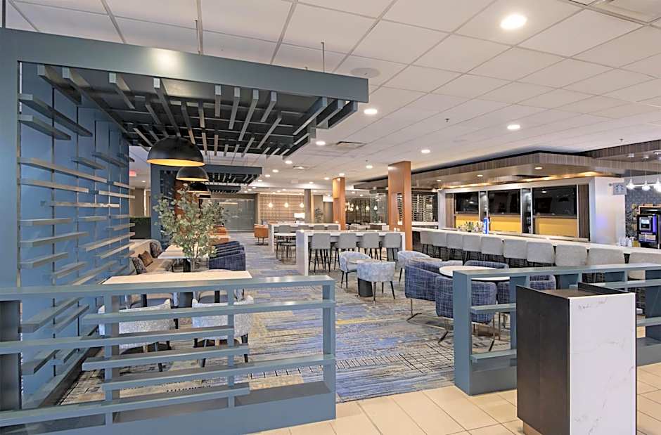 DoubleTree by Hilton West Edmonton