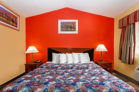 1 King Bed Non-Smoking