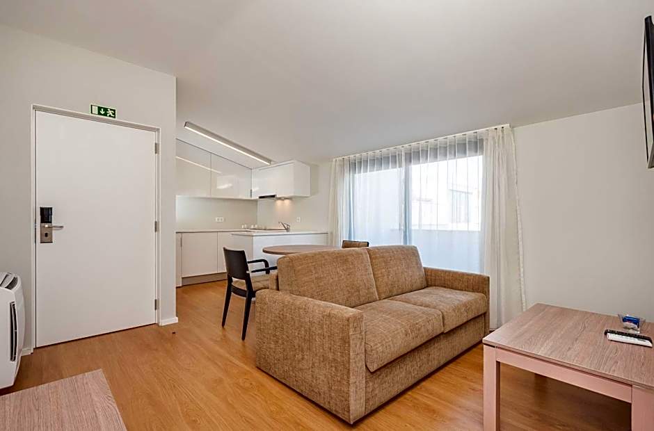 Essence Inn Marianos Hotel