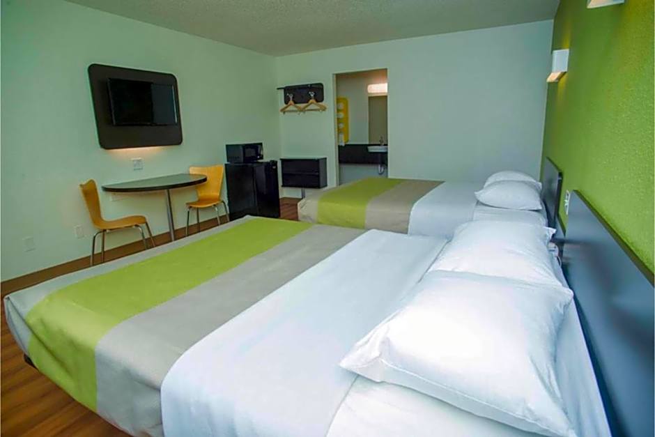 Motel 6-Palestine, TX