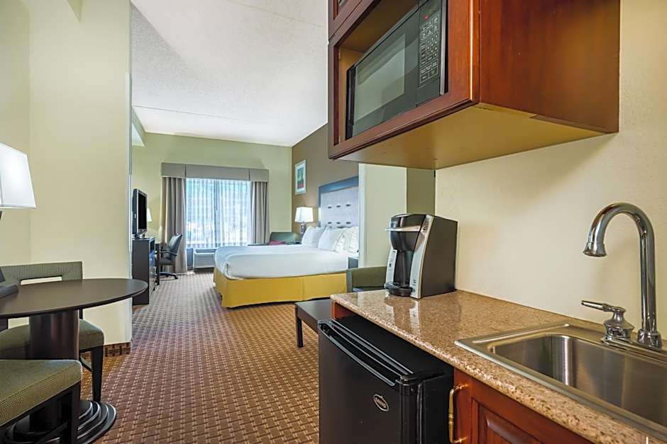 Holiday Inn Express Hotel & Suites-North East By IHG