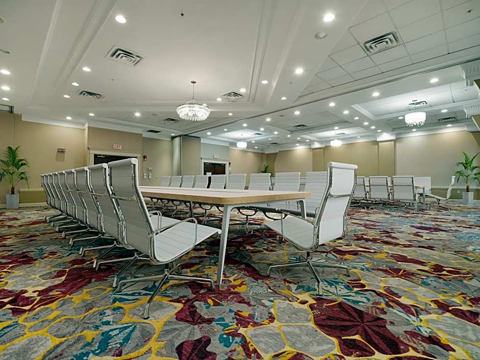 Holiday Inn Conference Centre Edmonton South By IHG