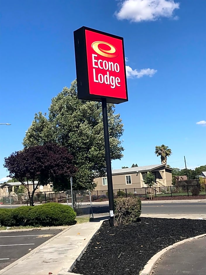 Econo Lodge Stockton near I-5 Fairgrounds