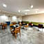 Ashbourne Hotel Canton/Hall of Fame I-77