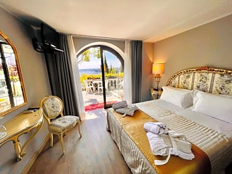 Double Room with Balcony and View