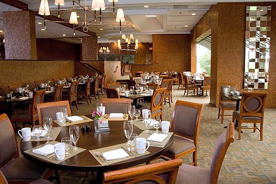 DoubleTree By Hilton Saint Louis Westport