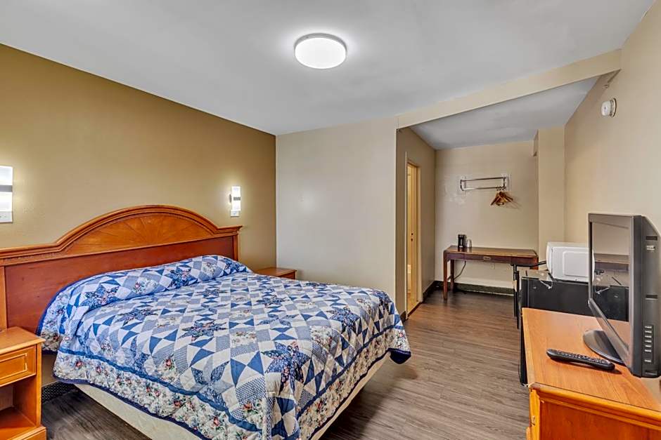 Photo 1 of 3 of 1 Queen Bed