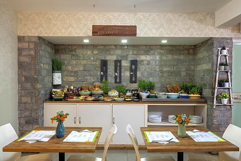 Travel Hotel Eilon