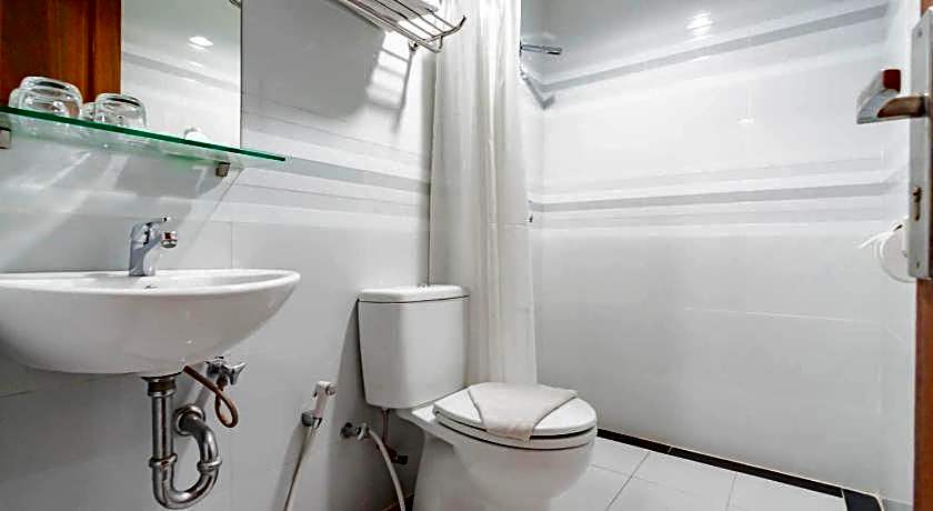 Urbanview Hotel Syariah Dapen Pontianak by RedDoorz