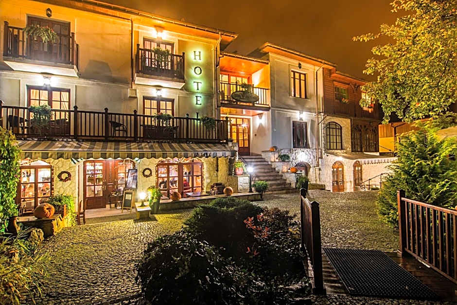 Hotel Dwa Księżyce