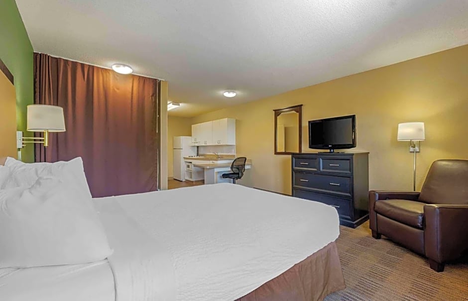 Extended Stay America Suites - Chicago - Gurnee