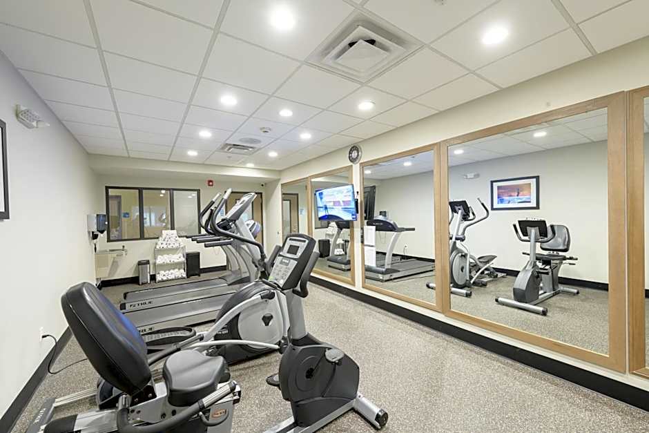Holiday Inn Express & Suites Jamestown By IHG