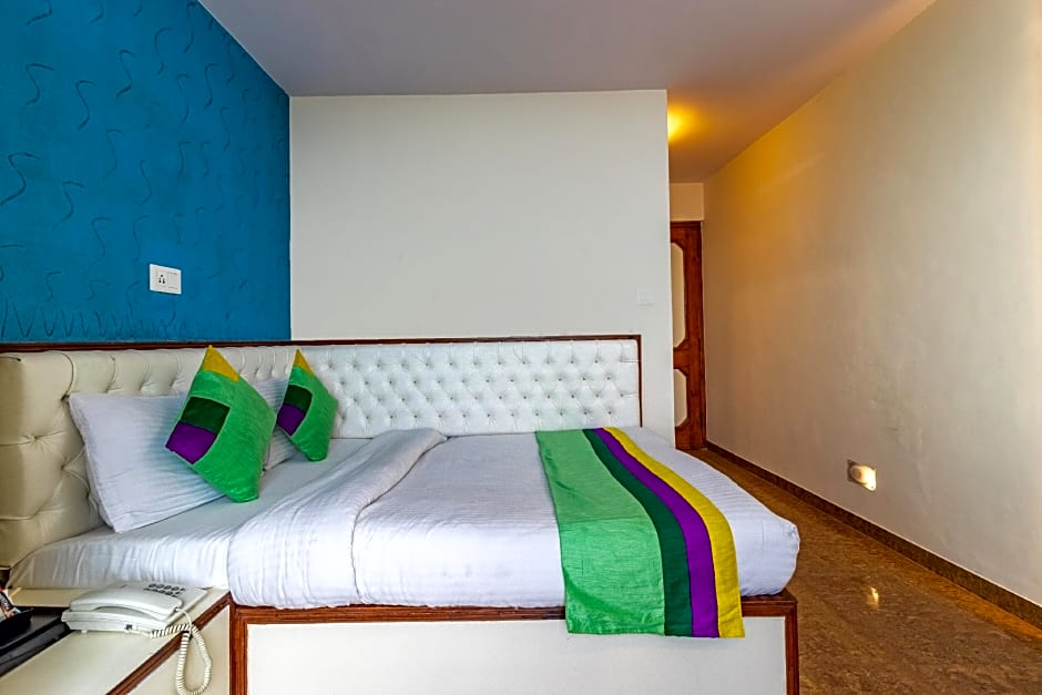 Treebo Varuna With Mountain View