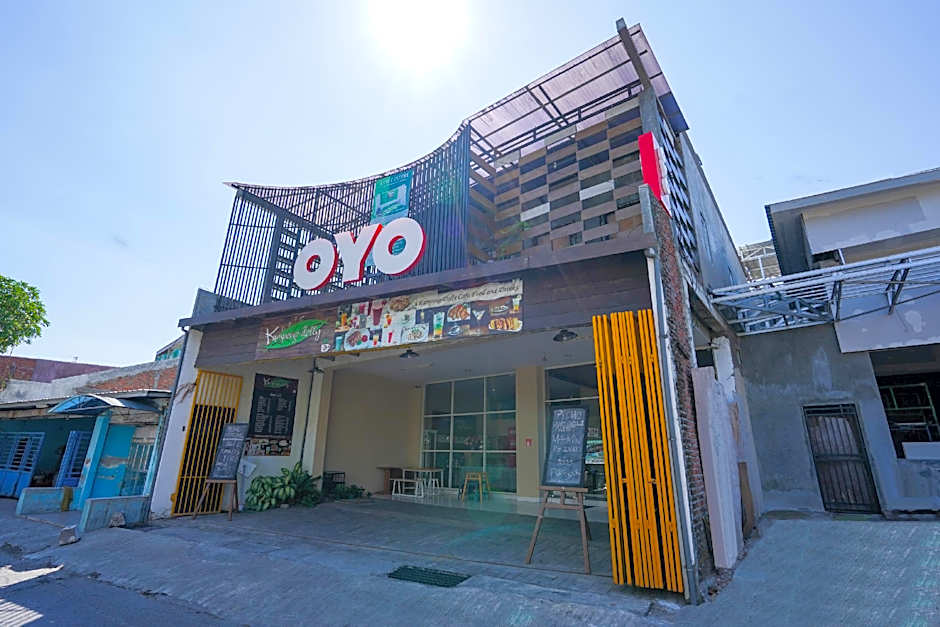 Hotel O Surabaya near Surabaya Town Square formerly Kupang Gunung Residence