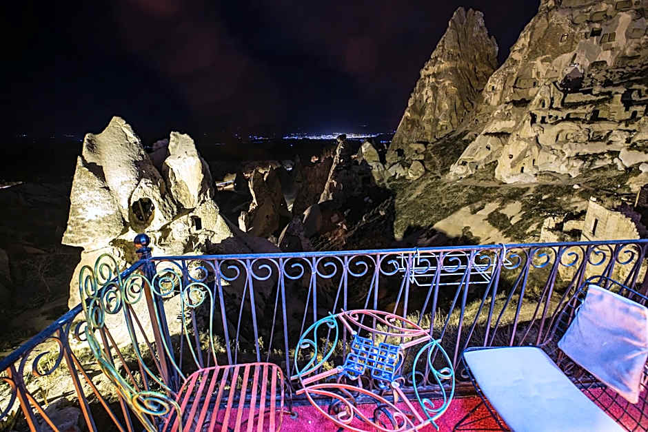 Caldera Cave Hotel