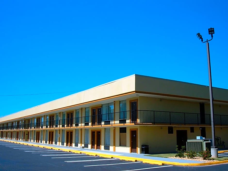 Days Inn by Wyndham Madison