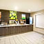 La Quinta Inn & Suites by Wyndham Pontoon Beach
