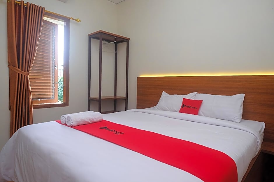 RedDoorz @ Gentan Raya by Joglomas