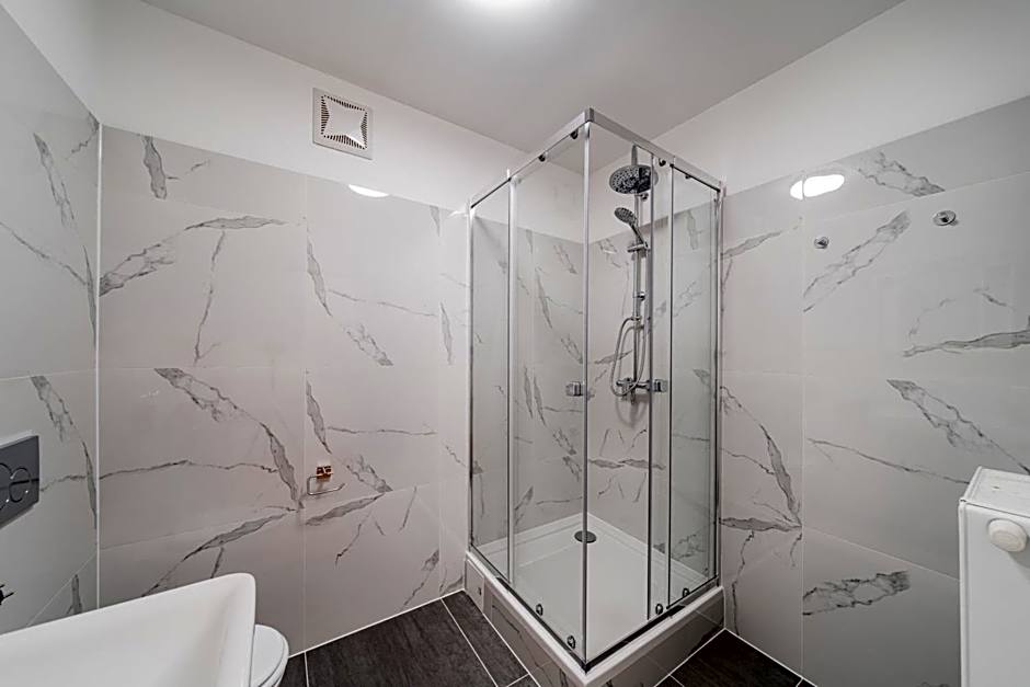 Modern Central City Rooms