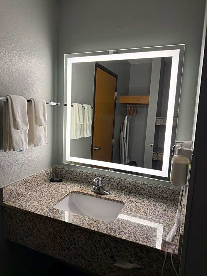 AmericInn by Wyndham Kearney