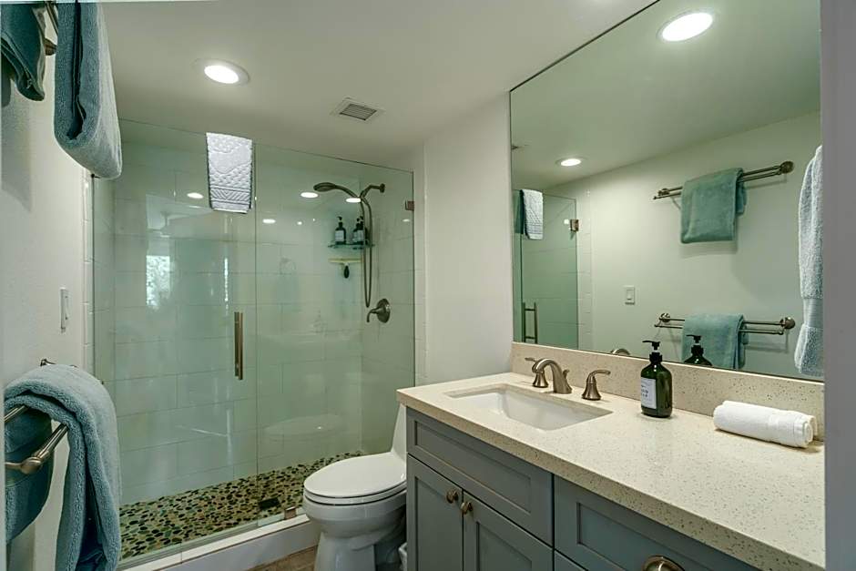 Central Kihei Gem! 3-Min Walk to the Beach & Shops