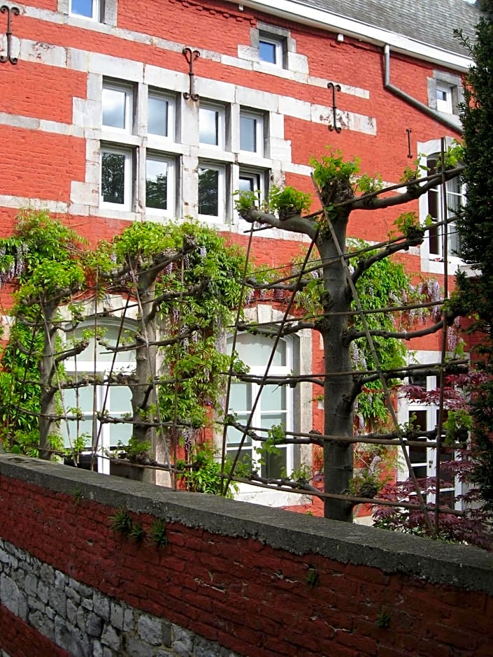 Chambre d'Hôtes Les Augustins - Parking sécurisé - Borne de recharge