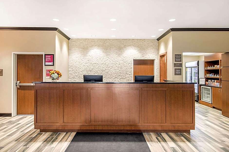 Comfort Suites