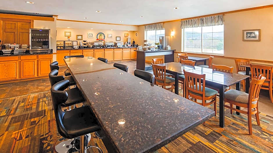 Best Western Cooperstown Inn & Suites