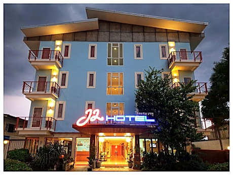 J2 Hotel