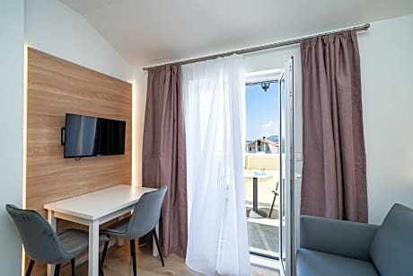 APARTMENT ONE BEDROOM WITH TERRACE - GROUND FLOOR