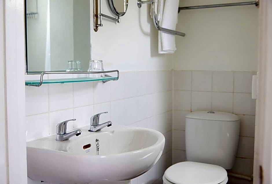 The Bell Hotel Woburn By Greene King Inns