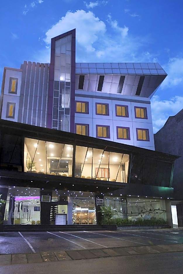 Oak Tree Urban Hotel