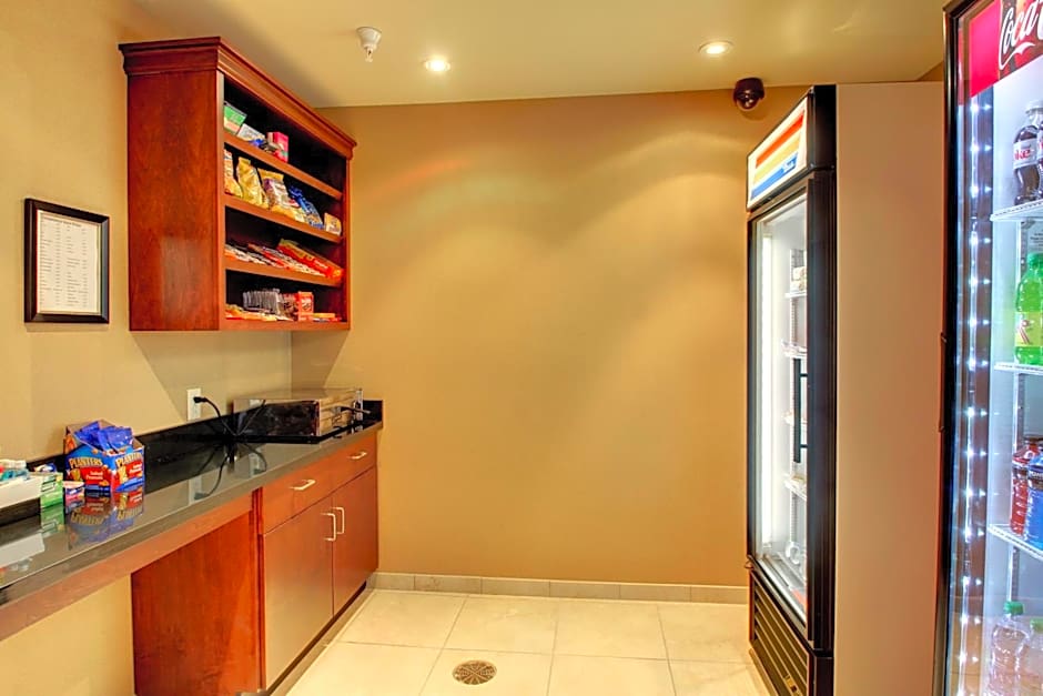 Cobblestone Inn & Suites - Harvey
