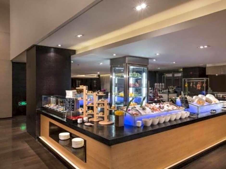 Himalayas Qingdao Hotel