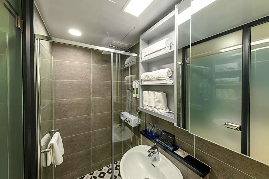 Risen Ocean Park Hotel