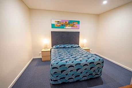 One Bedroom Apartment - Queen