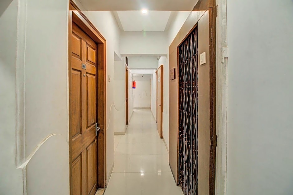 OYO Flagship 572 Santacruz West