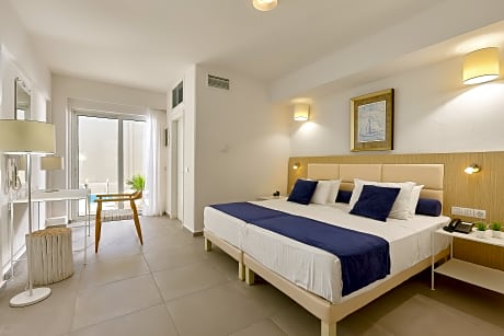 SHARING POOL - SWIM UP ROOM