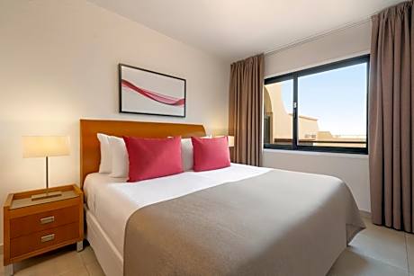 One-Bedroom Apartment with Ocean View